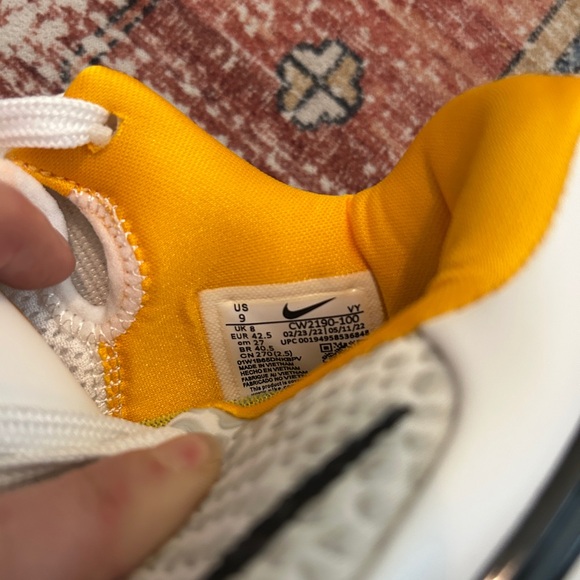 Nike Kobe VI (6) Protro White/Del Sol, Mens 9, Never Worn - Picture 6 of 6